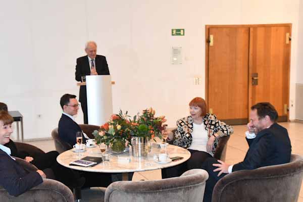  Im Muschelsaal gab die Oberbürgermeisterin Henriette Reker einen Empfang anlässlich des vollendeten 75. Lebensjahr von Norbert Fuchs. Er ist Kölns dienstältester Bezirksbürgermeister.
